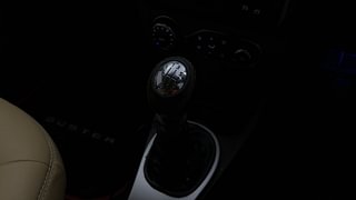 Used 2016 Renault Duster [2015-2019] 110 PS RXZ 4X2 MT Diesel Manual interior GEAR  KNOB VIEW
