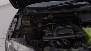 Used 2017 Renault Kwid [2015-2019] 1.0 RXT AMT Petrol Automatic engine ENGINE RIGHT SIDE HINGE & APRON VIEW