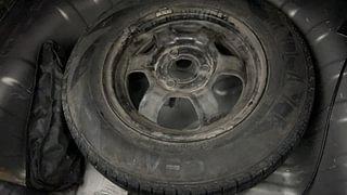 Used 2019 Renault Kwid [2017-2019] CLIMBER 1.0 Petrol Manual tyres SPARE TYRE VIEW