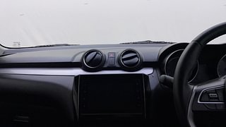 Used 2022 Maruti Suzuki Swift ZXI AMT Petrol Automatic top_features Touch screen infotainment system