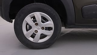 Used 2017 Renault Kwid [2015-2019] 1.0 RXT AMT Petrol Automatic tyres RIGHT REAR TYRE RIM VIEW
