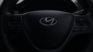 Used 2017 Hyundai Elite i20 [2014-2018] Asta 1.2 Dual Tone Petrol Manual top_features Airbags