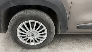 Used 2019 Renault Kwid [2017-2019] CLIMBER 1.0 Petrol Manual tyres LEFT FRONT TYRE RIM VIEW