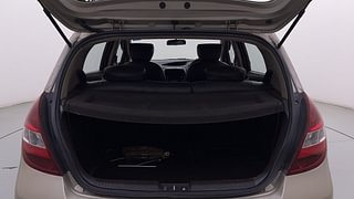 Used 2010 Hyundai i20 [2008-2012] Asta 1.4 AT Petrol Automatic interior DICKY INSIDE VIEW