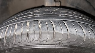 Used 2019 Maruti Suzuki Baleno [2015-2019] Zeta AT Petrol Petrol Automatic tyres RIGHT FRONT TYRE TREAD VIEW