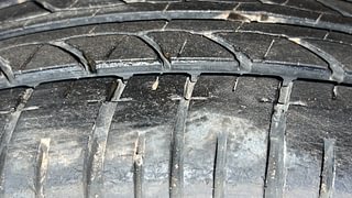 Used 2019 Mahindra KUV100 NXT K6+ 6 STR Petrol Manual tyres RIGHT REAR TYRE TREAD VIEW