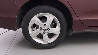 Used 2015 Honda City [2014-2017] VX CVT Petrol Automatic tyres RIGHT REAR TYRE RIM VIEW
