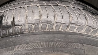 Used 2014 hyundai i10 Sportz 1.1 Petrol Petrol Manual tyres LEFT FRONT TYRE TREAD VIEW