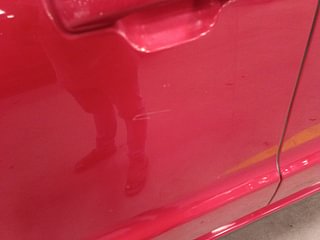 Used 2018 Mahindra TUV300 [2015-2020] T10 Dual Tone Diesel Manual dents MINOR SCRATCH