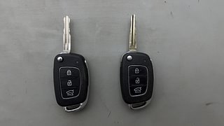 Used 2020 Hyundai Venue [2019-2022] SX 1.0  Turbo Petrol Manual extra CAR KEY VIEW