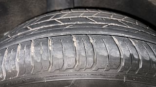 Used 2019 Maruti Suzuki Baleno [2015-2019] Zeta AT Petrol Petrol Automatic tyres RIGHT REAR TYRE TREAD VIEW