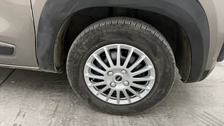 Used 2019 Renault Kwid [2017-2019] CLIMBER 1.0 Petrol Manual tyres RIGHT FRONT TYRE RIM VIEW