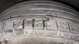 Used 2017 Hyundai Elite i20 [2014-2018] Asta 1.2 Dual Tone Petrol Manual tyres RIGHT FRONT TYRE TREAD VIEW