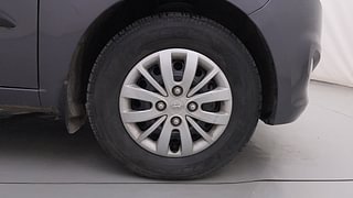 Used 2014 hyundai i10 Sportz 1.1 Petrol Petrol Manual tyres RIGHT FRONT TYRE RIM VIEW