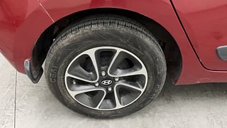Used 2018 Hyundai Grand i10 [2017-2020] Asta 1.2 Kappa VTVT Petrol Manual tyres RIGHT REAR TYRE RIM VIEW
