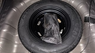 Used 2017 Renault Kwid [2017-2019] RXT 1.0 SCE Special Petrol Manual tyres SPARE TYRE VIEW