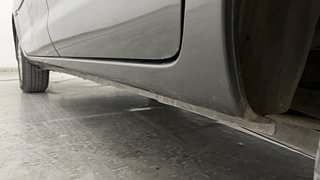 Used 2012 Toyota Innova [2008-2013] 2.5 V 8 STR Diesel Manual dents MINOR DENT