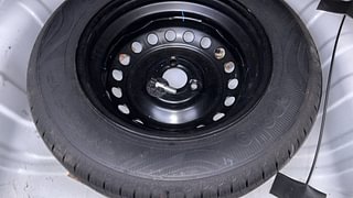 Used 2020 renault Kwid 1.0 RXT Opt Petrol Manual tyres SPARE TYRE VIEW