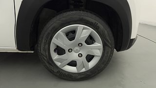Used 2022 Renault Kwid RXL Petrol Manual tyres RIGHT FRONT TYRE RIM VIEW