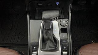 Used 2023 Hyundai Alcazar SIGNATURE (O) 7 STR 1.5 Petrol DCT Petrol Automatic interior GEAR  KNOB VIEW