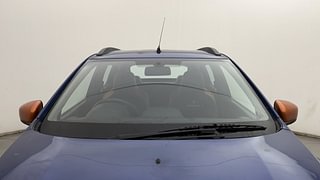 Used 2018 Renault Kwid [2017-2019] CLIMBER 1.0 Petrol Manual exterior FRONT WINDSHIELD VIEW