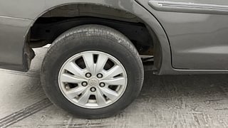 Used 2012 Toyota Innova [2008-2013] 2.5 V 8 STR Diesel Manual tyres RIGHT REAR TYRE RIM VIEW