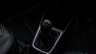 Used 2020 Maruti Suzuki Swift [2017-2021] ZXI Petrol Manual interior GEAR  KNOB VIEW