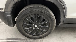 Used 2020 Maruti Suzuki Vitara Brezza [2020-2022] ZXI AT Petrol Automatic tyres RIGHT REAR TYRE RIM VIEW