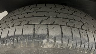 Used 2012 Toyota Innova [2008-2013] 2.5 V 8 STR Diesel Manual tyres RIGHT REAR TYRE TREAD VIEW