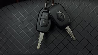 Used 2023 Renault Kwid 1.0 RXT AMT SCE Petrol Automatic extra CAR KEY VIEW