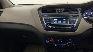 Used 2018 Hyundai Elite i20 [2014-2018] Sportz 1.2 Petrol Manual interior MUSIC SYSTEM & AC CONTROL VIEW