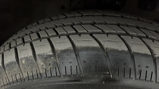 Used 2018 Honda Brio [2017-2018] VX AT Petrol Automatic tyres RIGHT FRONT TYRE TREAD VIEW