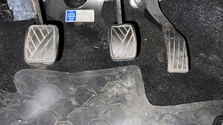 Used 2017 Maruti Suzuki Swift [2011-2017] VXi Petrol Manual interior PEDALS VIEW