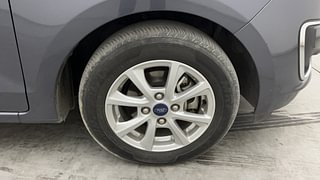 Used 2020 Ford Figo [2019-2021] Titanium Petrol Petrol Manual tyres RIGHT FRONT TYRE RIM VIEW