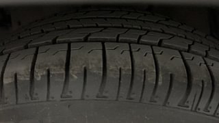 Used 2012 Toyota Innova [2008-2013] 2.5 V 8 STR Diesel Manual tyres LEFT FRONT TYRE TREAD VIEW