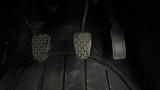 Used 2020 Ford Figo [2019-2021] Titanium Petrol Petrol Manual interior PEDALS VIEW