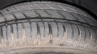 Used 2020 renault Kwid 1.0 RXT Opt Petrol Manual tyres RIGHT REAR TYRE TREAD VIEW