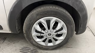 Used 2021 Renault Triber RXZ Petrol Manual tyres RIGHT FRONT TYRE RIM VIEW