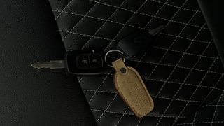 Used 2022 Renault Kwid RXL Petrol Manual extra CAR KEY VIEW