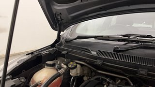 Used 2020 Ford Figo [2019-2021] Titanium Petrol Petrol Manual engine ENGINE RIGHT SIDE HINGE & APRON VIEW
