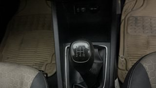 Used 2018 Hyundai Elite i20 [2014-2018] Sportz 1.2 Petrol Manual interior GEAR  KNOB VIEW