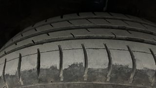 Used 2013 Maruti Suzuki Swift [2011-2017] LXi Petrol Manual tyres RIGHT FRONT TYRE TREAD VIEW