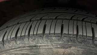 Used 2018 Hyundai Grand i10 [2017-2020] Asta 1.2 Kappa VTVT Petrol Manual tyres RIGHT FRONT TYRE TREAD VIEW
