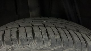 Used 2018 Renault Kwid [2017-2019] CLIMBER 1.0 Petrol Manual tyres RIGHT REAR TYRE TREAD VIEW