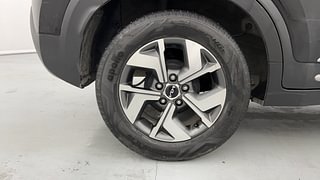 Used 2022 Kia Sonet HTX 1.5 Diesel Manual tyres RIGHT REAR TYRE RIM VIEW
