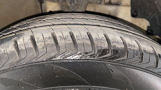 Used 2018 Hyundai Eon [2011-2018] Era + SE Petrol Manual tyres RIGHT FRONT TYRE TREAD VIEW