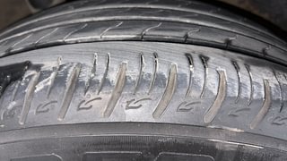Used 2020 Hyundai Venue [2019-2022] SX Plus 1.0 Turbo DCT Petrol Automatic tyres RIGHT REAR TYRE TREAD VIEW