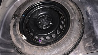 Used 2017 Maruti Suzuki Baleno [2015-2019] Delta AT Petrol Petrol Automatic tyres SPARE TYRE VIEW