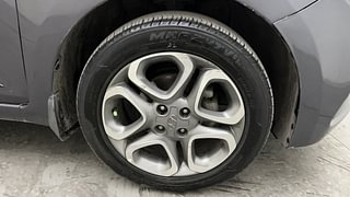 Used 2019 Hyundai Elite i20 [2018-2020] Asta 1.4 CRDI (O) Diesel Manual tyres RIGHT FRONT TYRE RIM VIEW