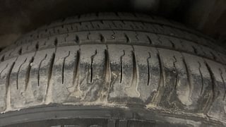 Used 2015 Hyundai Grand i10 [2013-2017] Sportz 1.2 Kappa VTVT Petrol Manual tyres LEFT REAR TYRE TREAD VIEW